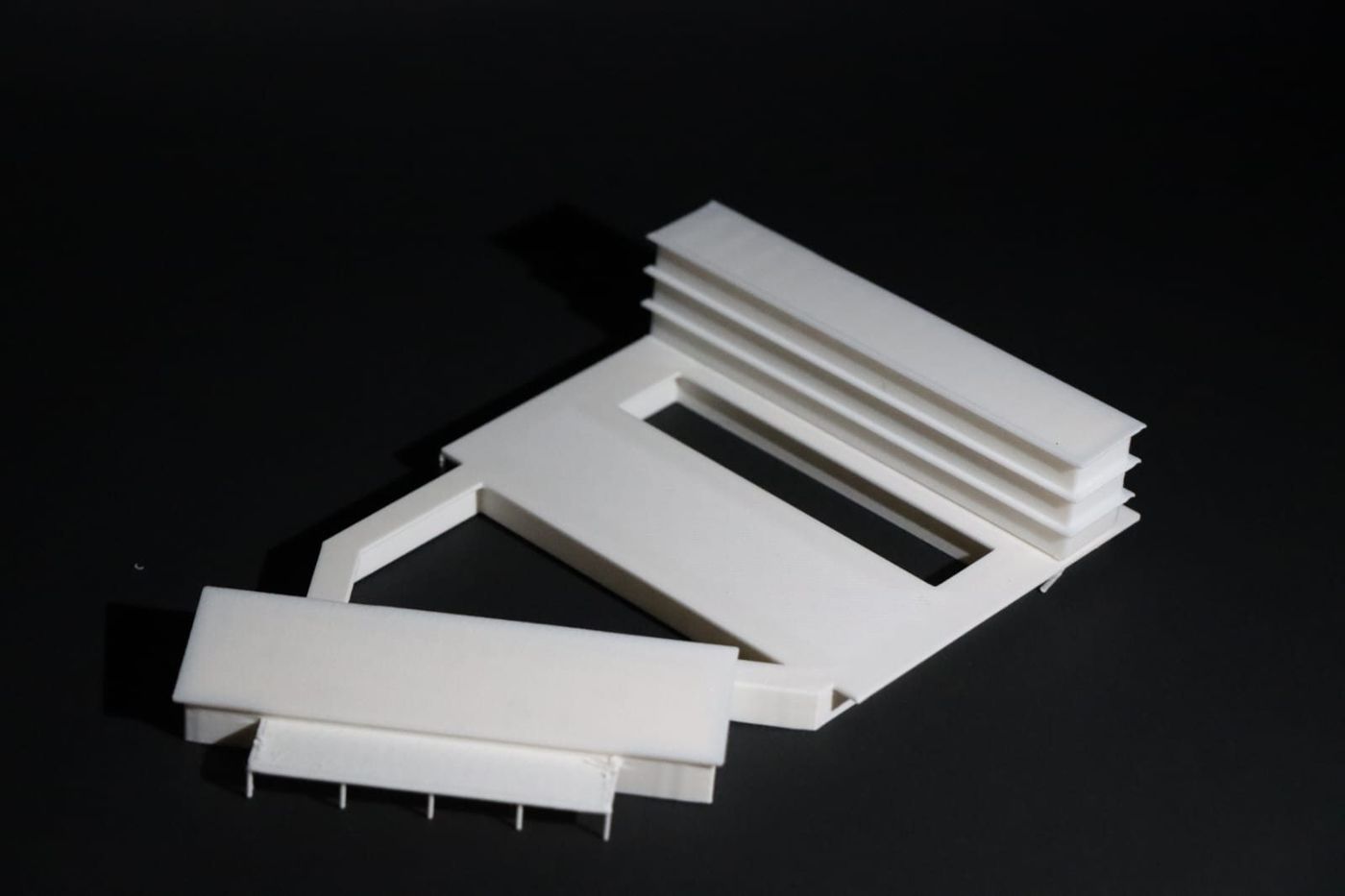 Maqueta arquitectónica con losas en voladizo